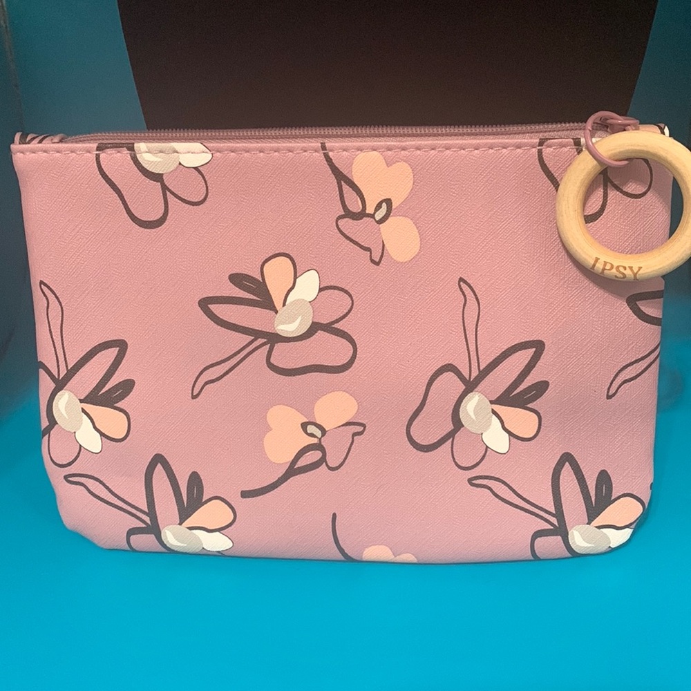 IPSY Bag-FREE Make-Up Sample Inside